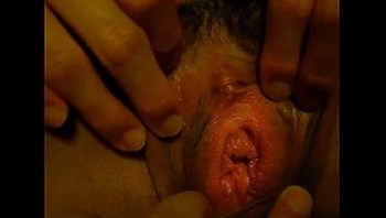 Japanese Amateur open pussy and pumping