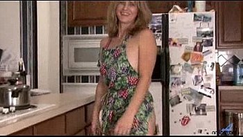 Solo MILF toying