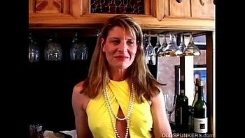 Fit mature swinger fucks her wet pussy