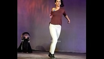 Desi girl butt crack without panty in leggings