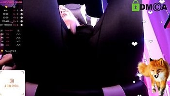 Alice masturbates and squirts in leggings