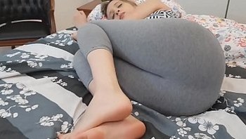 Wearing legging pants to fart better - Cum Tribute Brazil