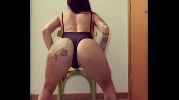 Mc Mirella dancing hot funk