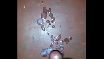 Tamil Boy mastrubates and have a huge Cumshot