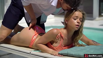 21SexNet.com - A guy joins his blonde join up insusceptible to a difficulty side of a difficulty pool.He removes her top then fingers her ass.The teen blowjobs him then bends over for an anal sex.