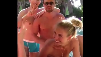 Leo Di Caprio organize a orgy???