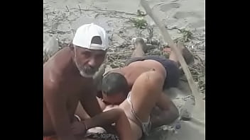 VENEZUELAN CACHADA THREESOME At leisure