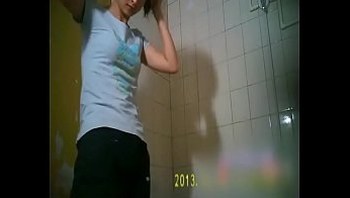 แอบถ่ายพี่สาวอาบน้ำ