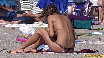 Amateur Young Gorgeous Topless Teens Beach Voyeur Close Up Video