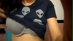 Show boobs
