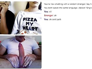 ChatRoulette - Elle Est Enorme (french audio reactions)