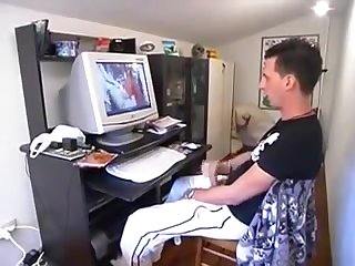 Mamma Italiana Aiuta Il Figlio