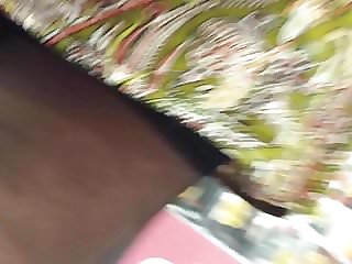 upskirt 132 bas jarretelles milf